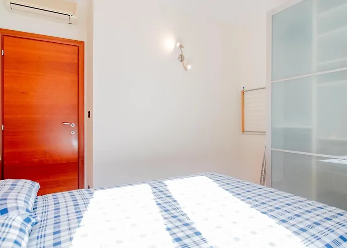 - Finalmente A By Happyhostorino Apartman